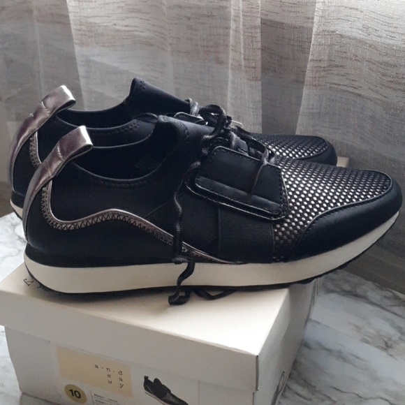 A New Day Deena Sneaker - Picture 5 of 5